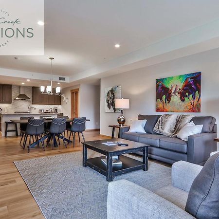 White Spruce Lodge By Spring Creek Vacations แคนมอร์ ห้อง รูปภาพ