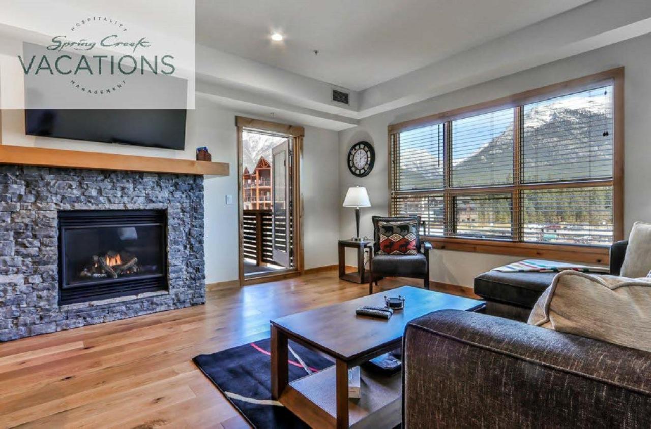 White Spruce Lodge By Spring Creek Vacations แคนมอร์ ห้อง รูปภาพ