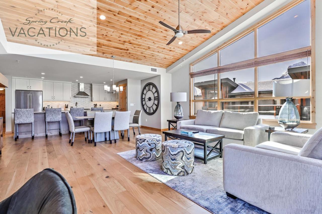 White Spruce Lodge By Spring Creek Vacations แคนมอร์ ห้อง รูปภาพ
