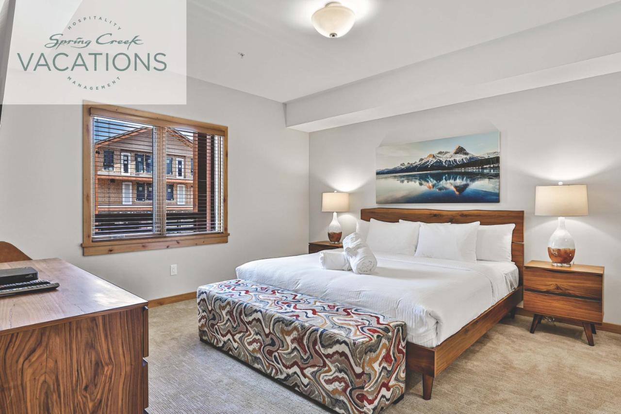 White Spruce Lodge By Spring Creek Vacations แคนมอร์ ห้อง รูปภาพ